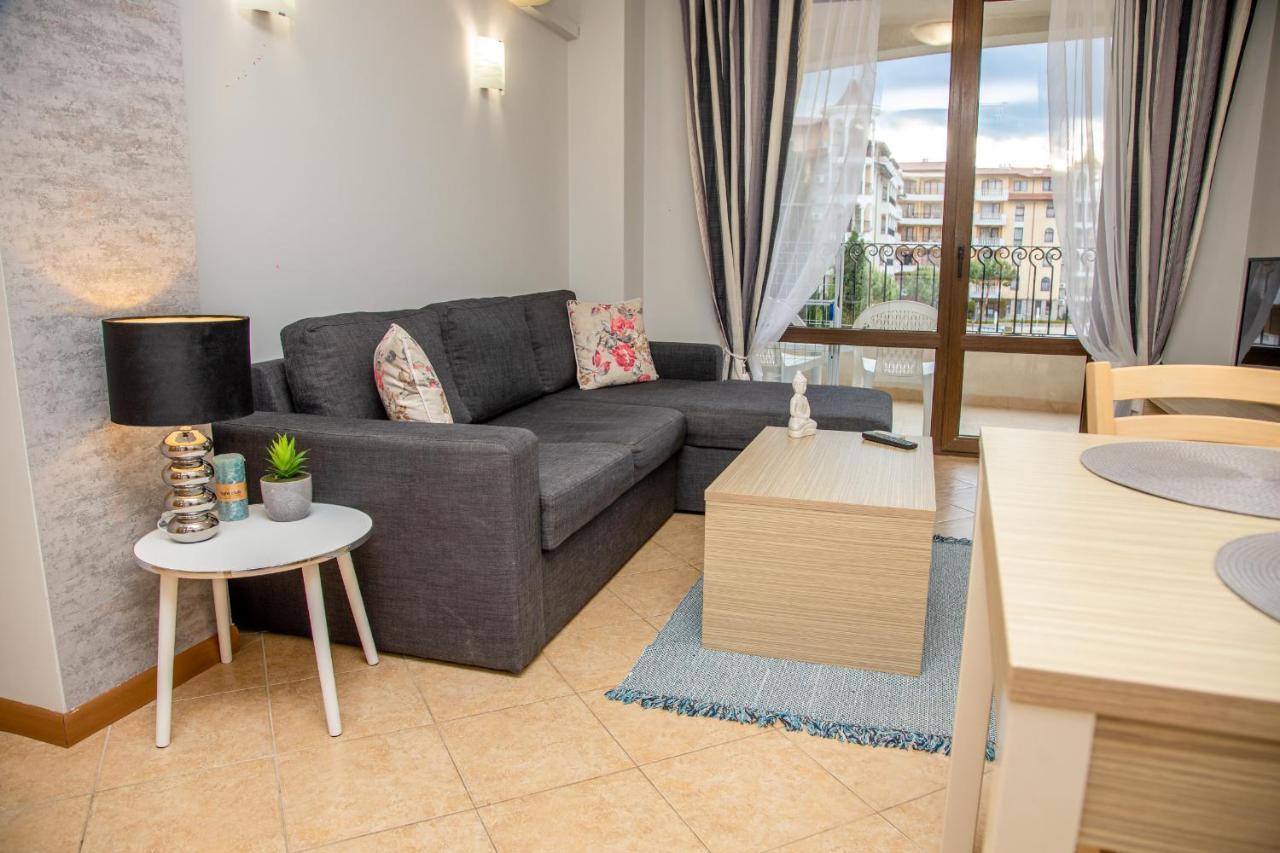 Sunny Apartment In A Complex With A Pool And Gym By Flаt Manаger Pantai Sunny Bagian luar foto